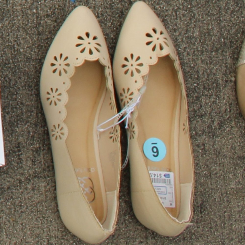 Daisy Fuentes Flats
